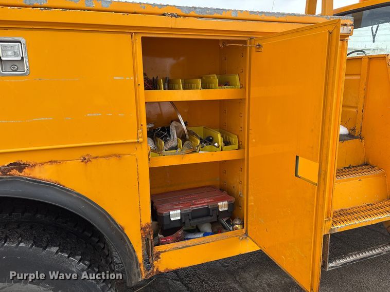 image for item FK1087 1994 Ford F700 bucket truck