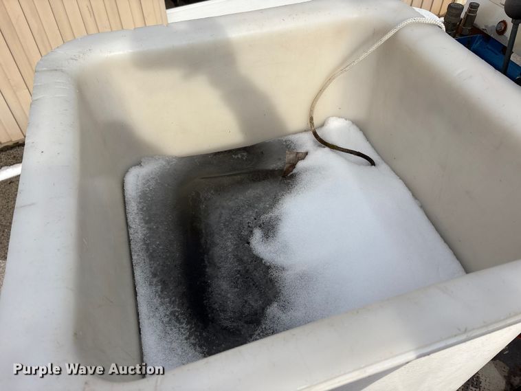 image for item FK1087 1994 Ford F700 bucket truck