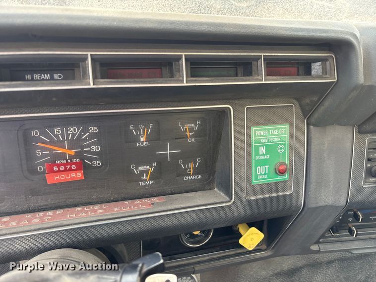 image for item FK1087 1994 Ford F700 bucket truck