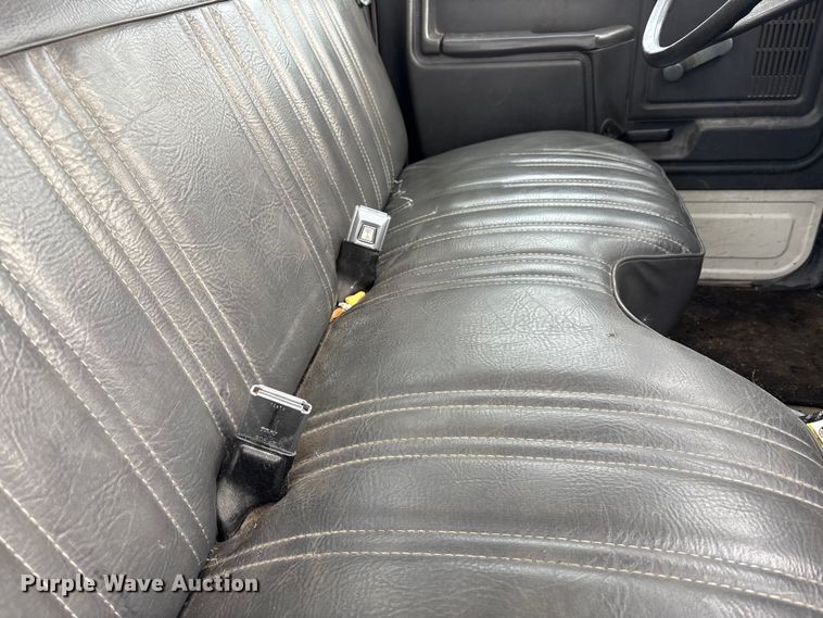 image for item FK1087 1994 Ford F700 bucket truck