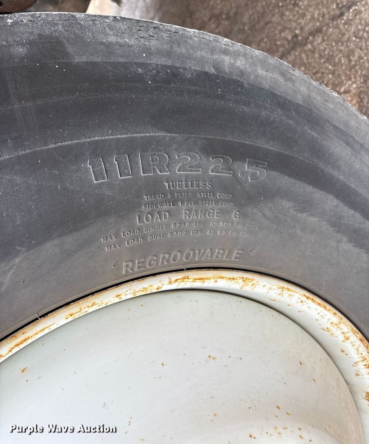 image for item FK1087 1994 Ford F700 bucket truck