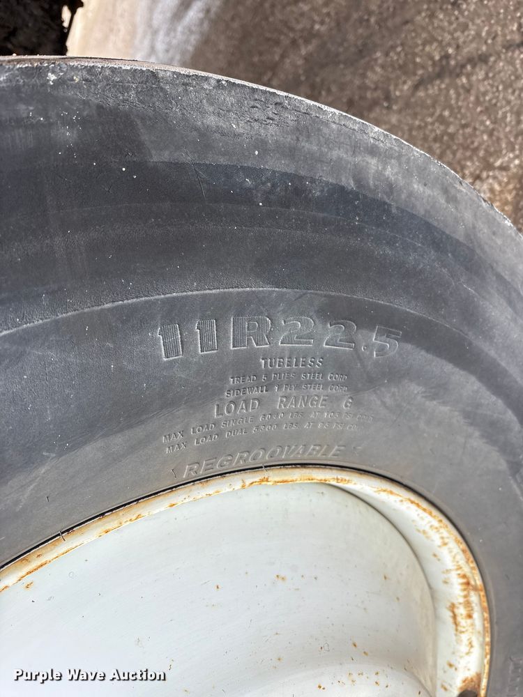 image for item FK1087 1994 Ford F700 bucket truck