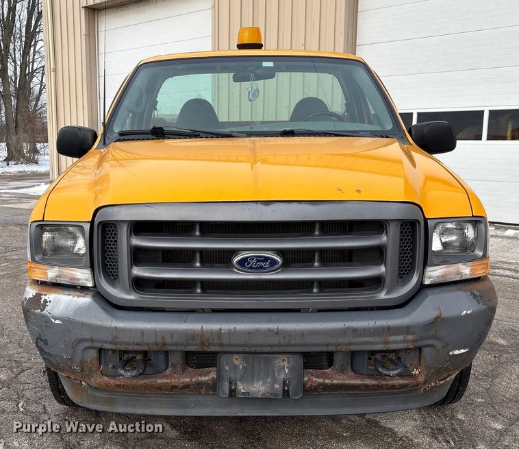 image for item FK1089 2002 Ford  F350 Super Duty XL utility bed pickup truck