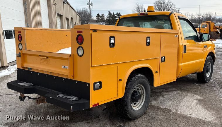 image for item FK1089 2002 Ford  F350 Super Duty XL utility bed pickup truck