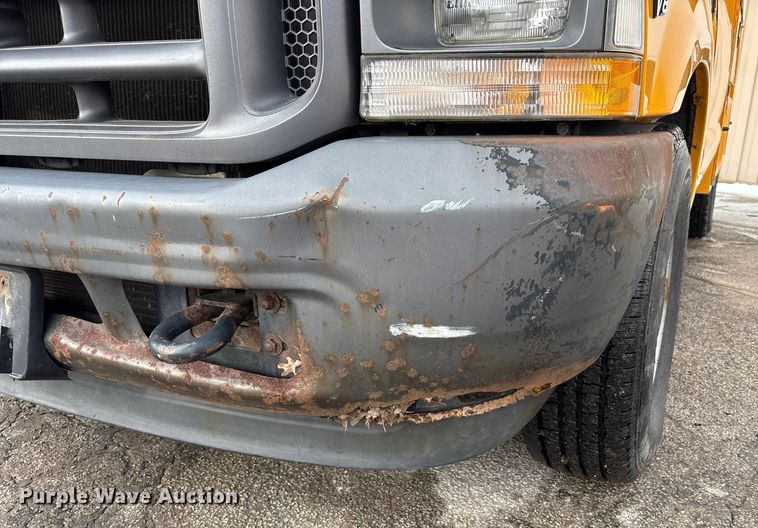 image for item FK1089 2002 Ford  F350 Super Duty XL utility bed pickup truck