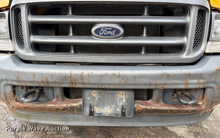 image for item FK1089 2002 Ford  F350 Super Duty XL utility bed pickup truck