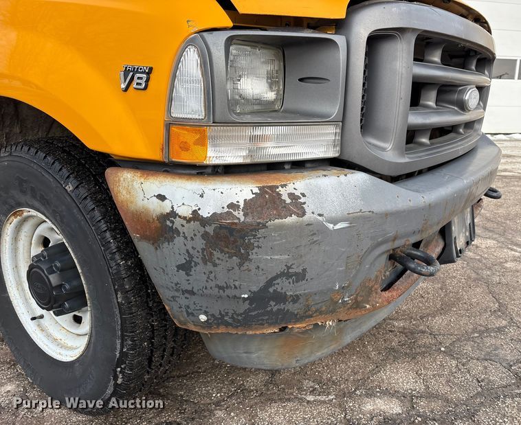 image for item FK1089 2002 Ford  F350 Super Duty XL utility bed pickup truck