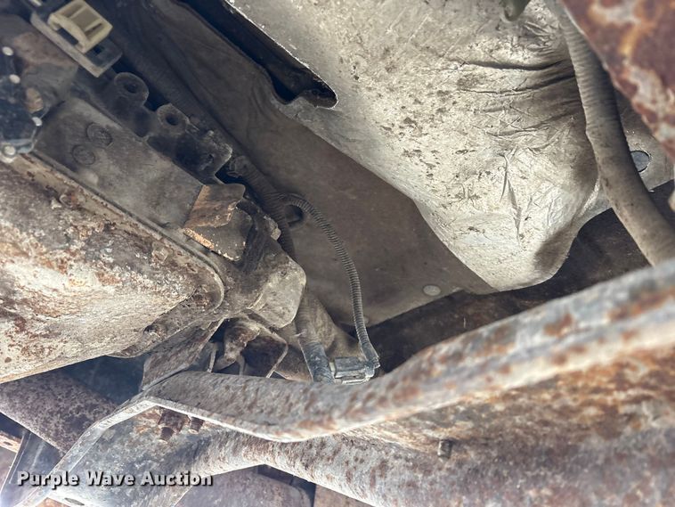 image for item FK1089 2002 Ford  F350 Super Duty XL utility bed pickup truck