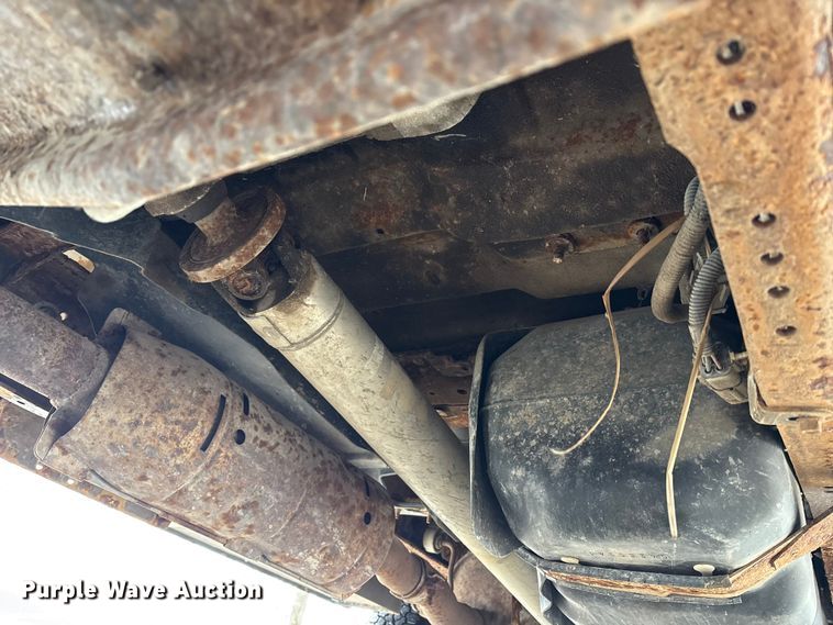 image for item FK1089 2002 Ford  F350 Super Duty XL utility bed pickup truck