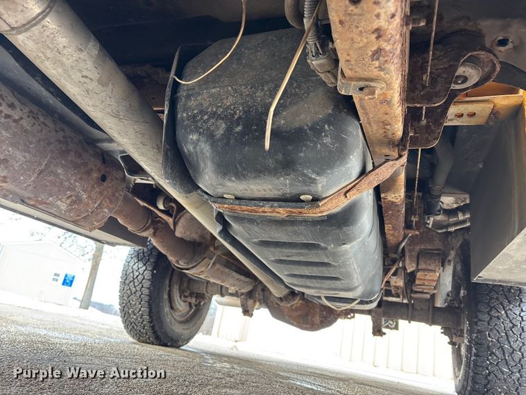 image for item FK1089 2002 Ford  F350 Super Duty XL utility bed pickup truck