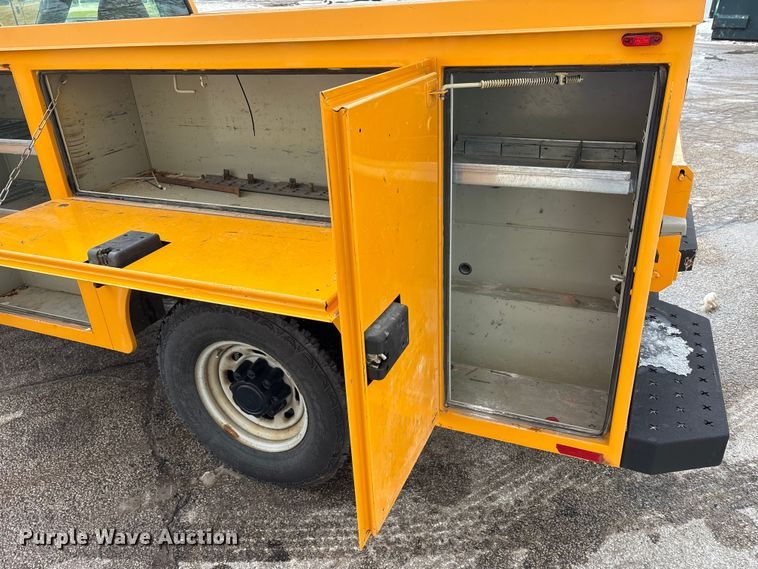 image for item FK1089 2002 Ford  F350 Super Duty XL utility bed pickup truck