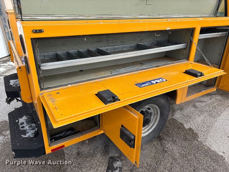 image for item FK1089 2002 Ford  F350 Super Duty XL utility bed pickup truck