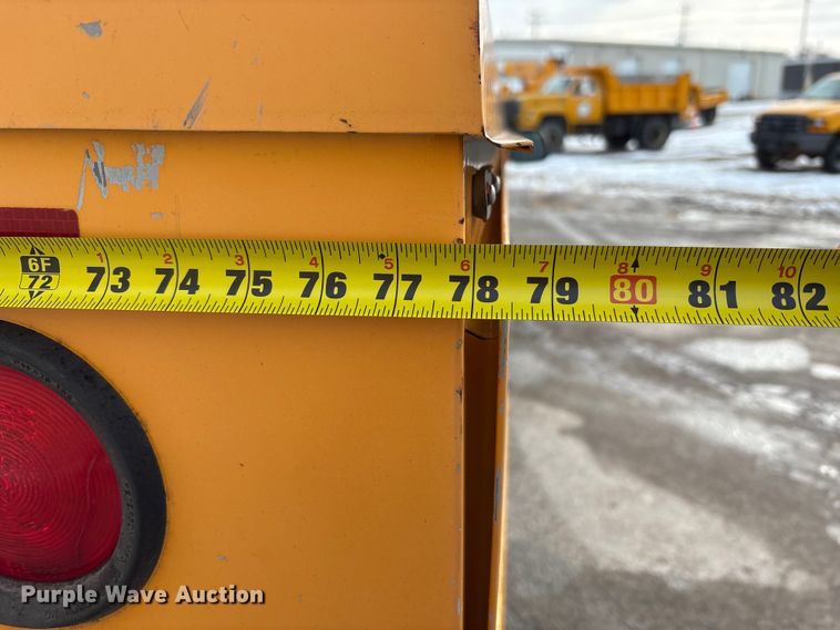 image for item FK1089 2002 Ford  F350 Super Duty XL utility bed pickup truck