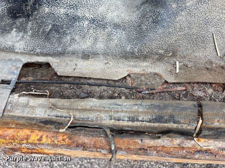 image for item FK1089 2002 Ford  F350 Super Duty XL utility bed pickup truck