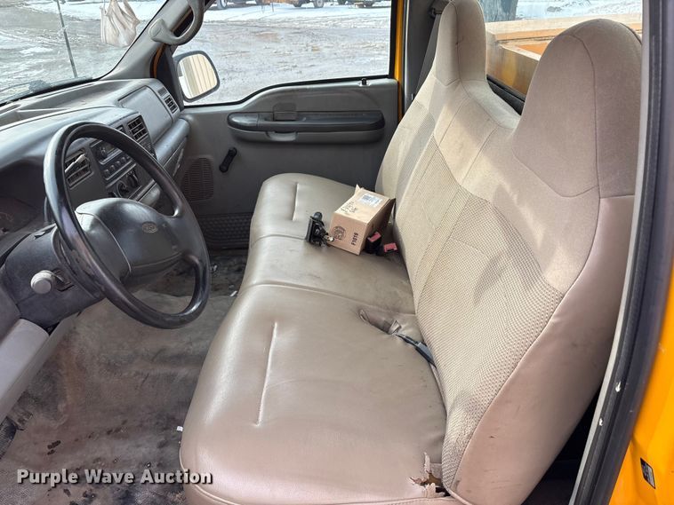 image for item FK1089 2002 Ford  F350 Super Duty XL utility bed pickup truck