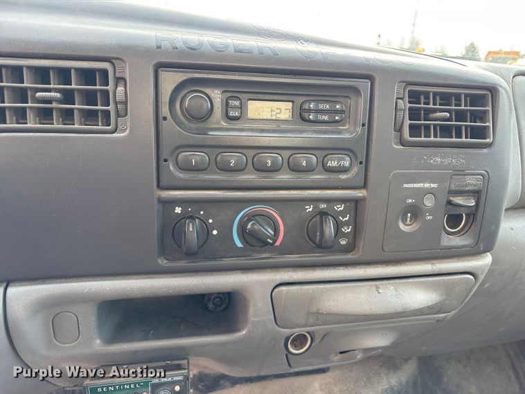 image for item FK1089 2002 Ford  F350 Super Duty XL utility bed pickup truck