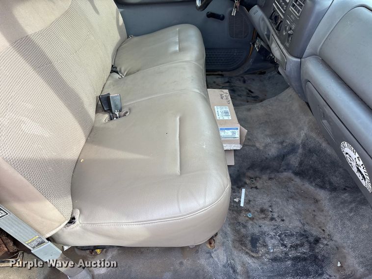 image for item FK1089 2002 Ford  F350 Super Duty XL utility bed pickup truck