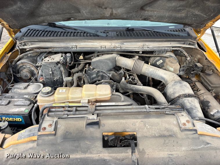 image for item FK1089 2002 Ford  F350 Super Duty XL utility bed pickup truck