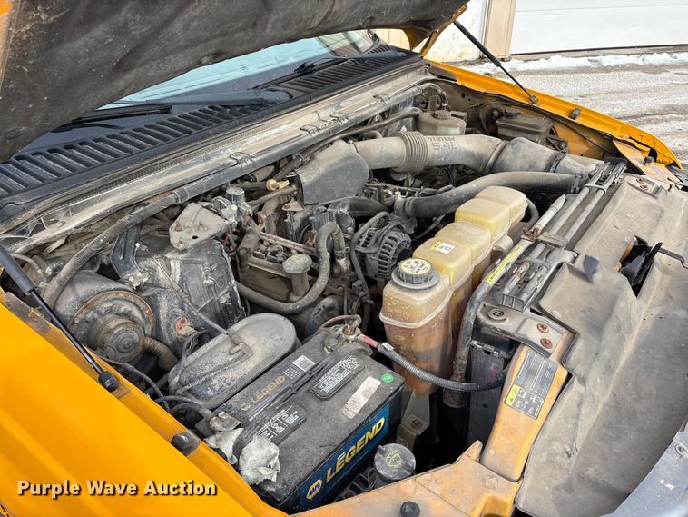 image for item FK1089 2002 Ford  F350 Super Duty XL utility bed pickup truck