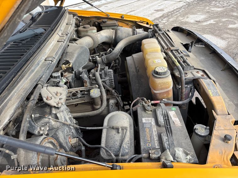 image for item FK1089 2002 Ford  F350 Super Duty XL utility bed pickup truck