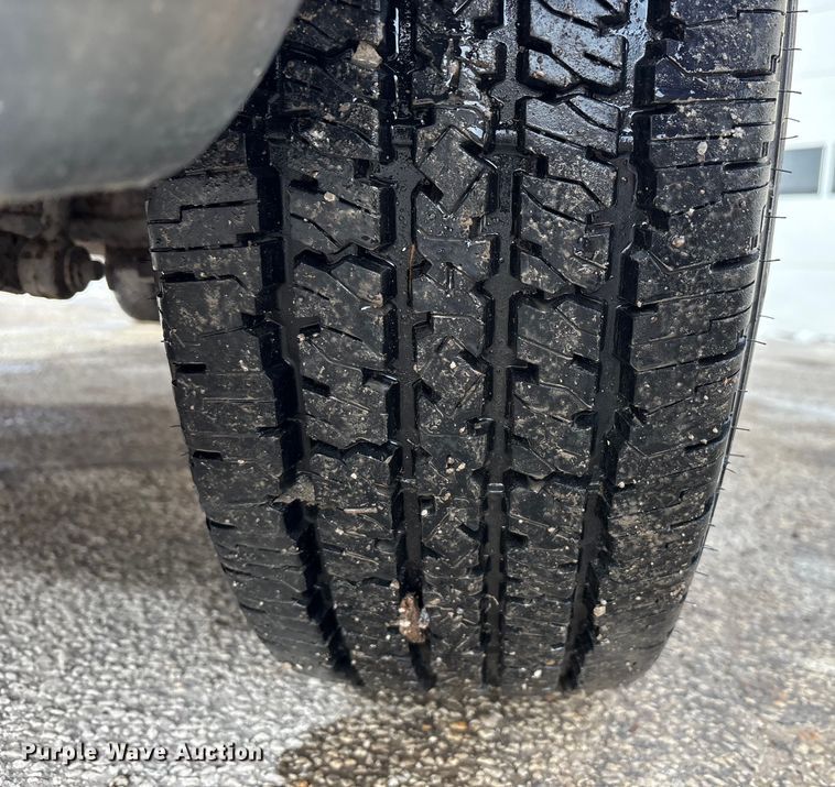 image for item FK1089 2002 Ford  F350 Super Duty XL utility bed pickup truck