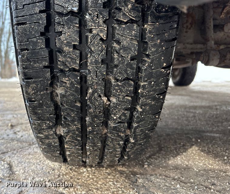 image for item FK1089 2002 Ford  F350 Super Duty XL utility bed pickup truck