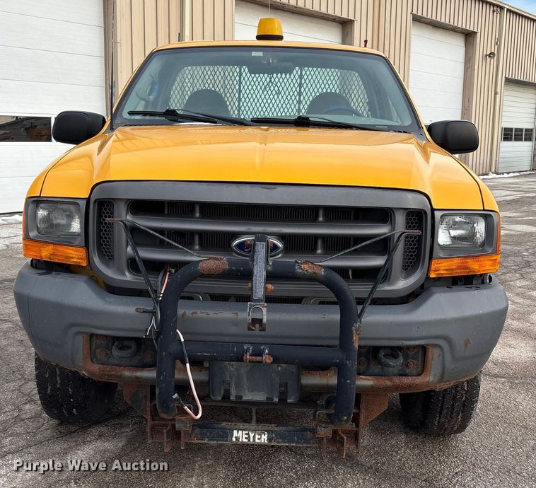 image for item FK1090 2000 Ford F350 Super Duty XL pickup truck