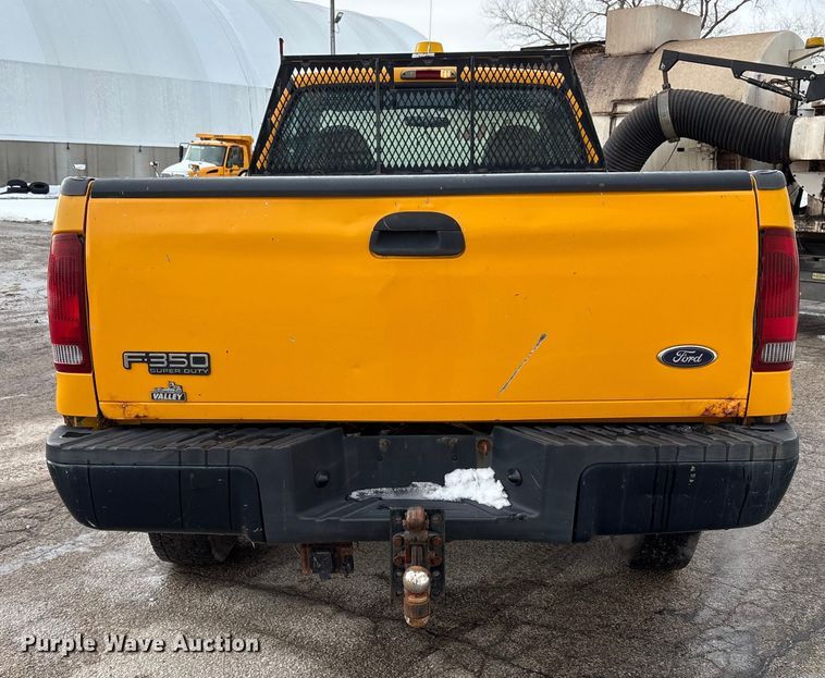 image for item FK1090 2000 Ford F350 Super Duty XL pickup truck