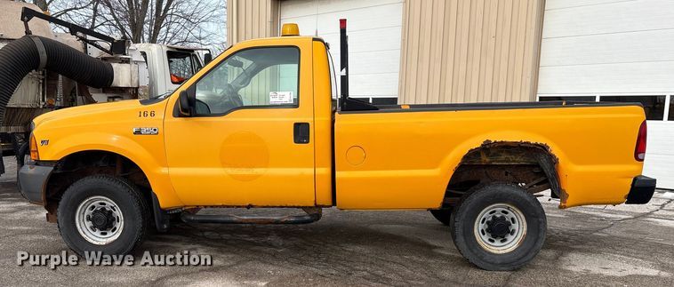 image for item FK1090 2000 Ford F350 Super Duty XL pickup truck