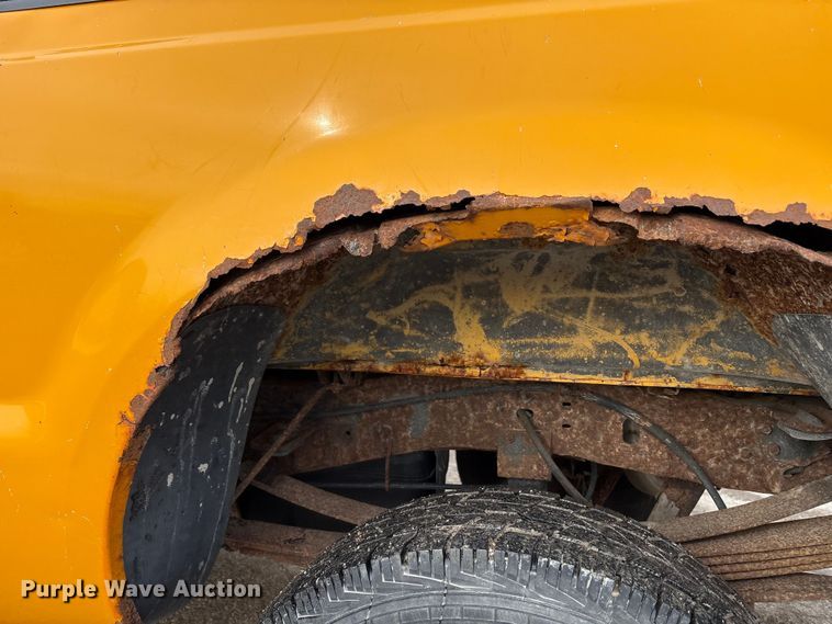 image for item FK1090 2000 Ford F350 Super Duty XL pickup truck