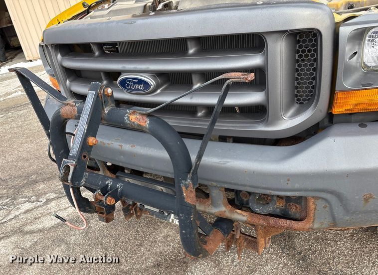 image for item FK1090 2000 Ford F350 Super Duty XL pickup truck