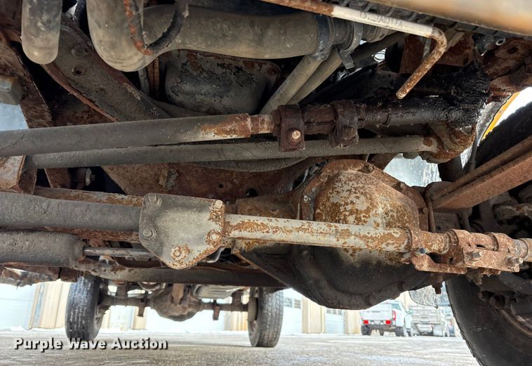 image for item FK1090 2000 Ford F350 Super Duty XL pickup truck