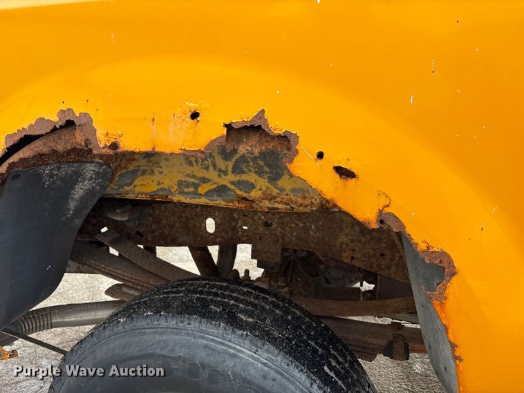 image for item FK1090 2000 Ford F350 Super Duty XL pickup truck