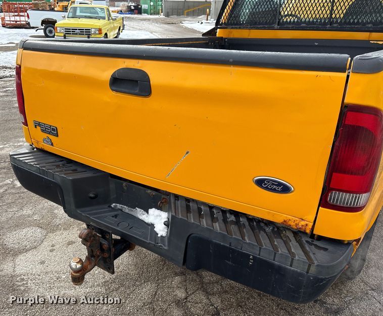 image for item FK1090 2000 Ford F350 Super Duty XL pickup truck