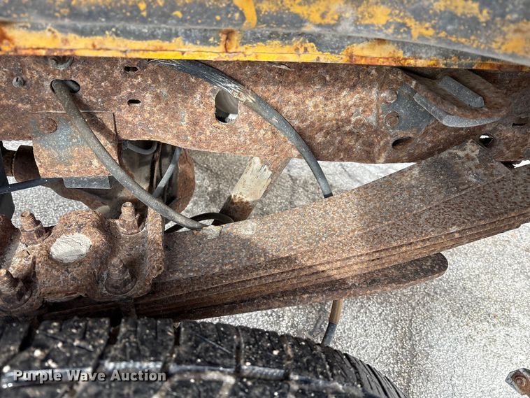 image for item FK1090 2000 Ford F350 Super Duty XL pickup truck