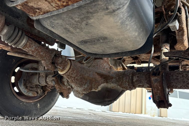 image for item FK1090 2000 Ford F350 Super Duty XL pickup truck