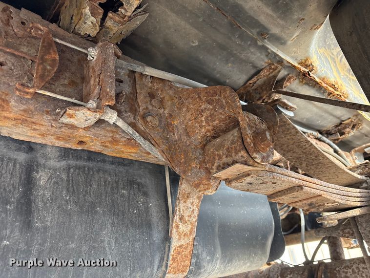 image for item FK1090 2000 Ford F350 Super Duty XL pickup truck