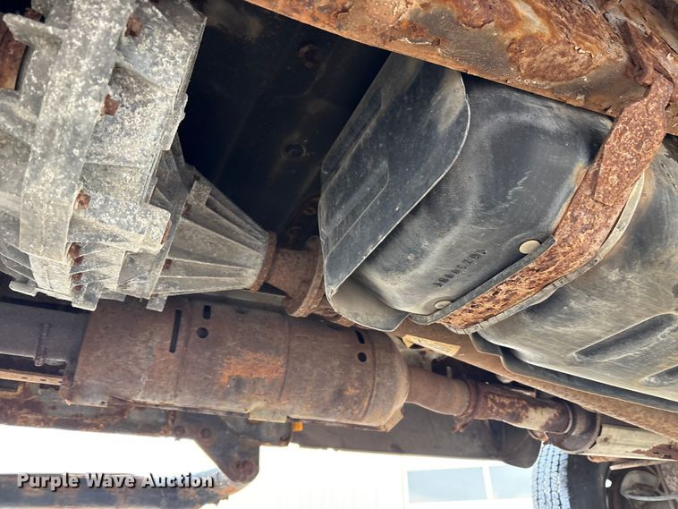 image for item FK1090 2000 Ford F350 Super Duty XL pickup truck