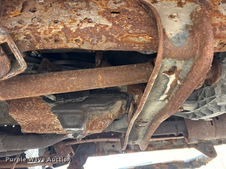 image for item FK1090 2000 Ford F350 Super Duty XL pickup truck