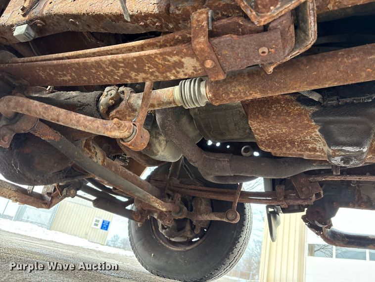 image for item FK1090 2000 Ford F350 Super Duty XL pickup truck