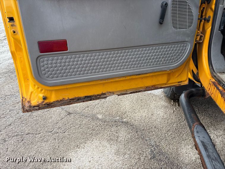 image for item FK1090 2000 Ford F350 Super Duty XL pickup truck