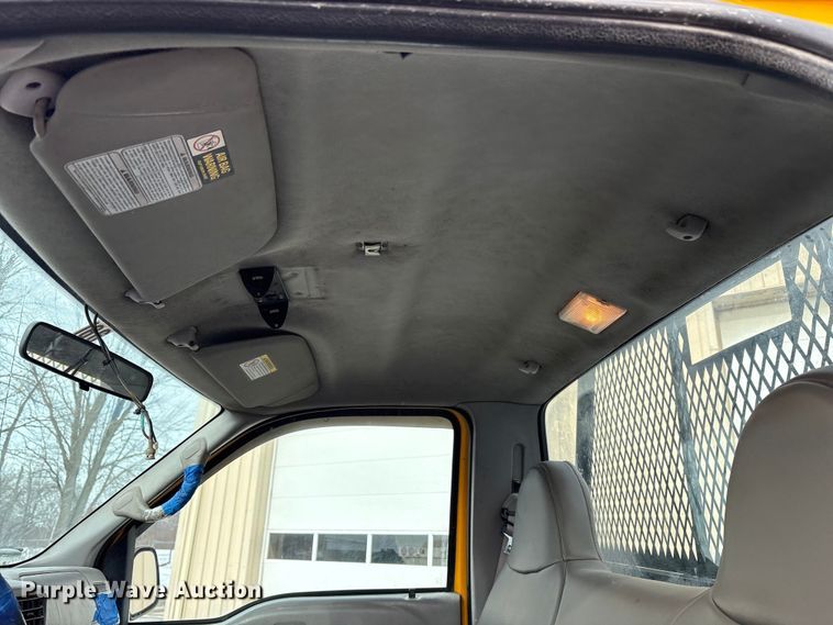 image for item FK1090 2000 Ford F350 Super Duty XL pickup truck