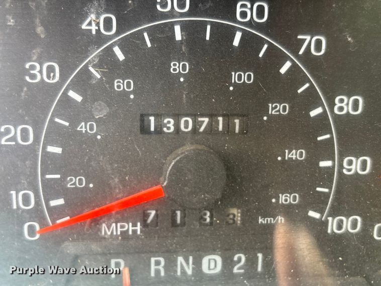 image for item FK1090 2000 Ford F350 Super Duty XL pickup truck