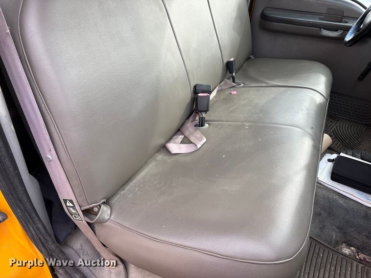 image for item FK1090 2000 Ford F350 Super Duty XL pickup truck