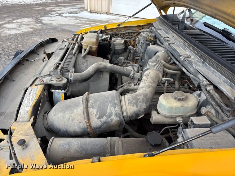 image for item FK1090 2000 Ford F350 Super Duty XL pickup truck