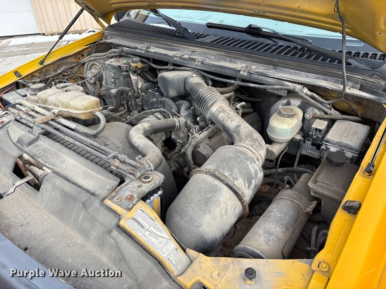 image for item FK1090 2000 Ford F350 Super Duty XL pickup truck