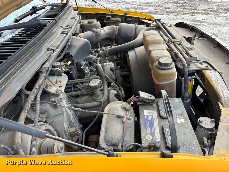 image for item FK1090 2000 Ford F350 Super Duty XL pickup truck