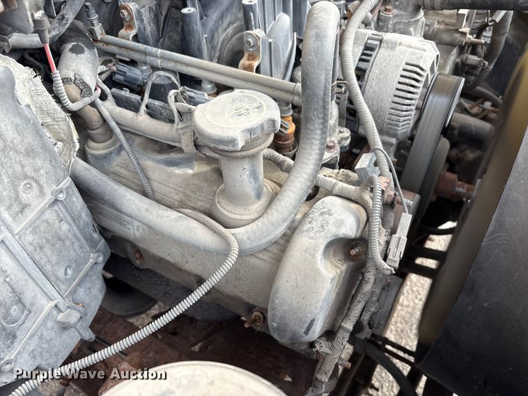 image for item FK1090 2000 Ford F350 Super Duty XL pickup truck