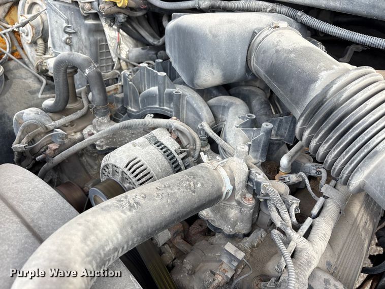 image for item FK1090 2000 Ford F350 Super Duty XL pickup truck