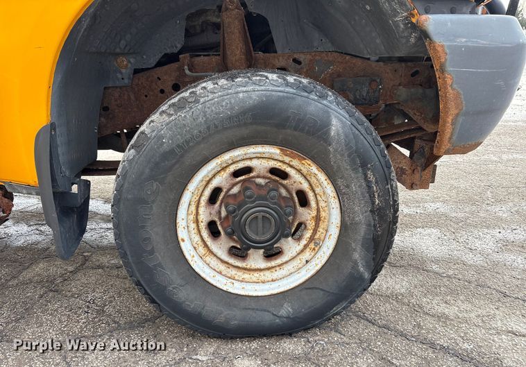 image for item FK1090 2000 Ford F350 Super Duty XL pickup truck